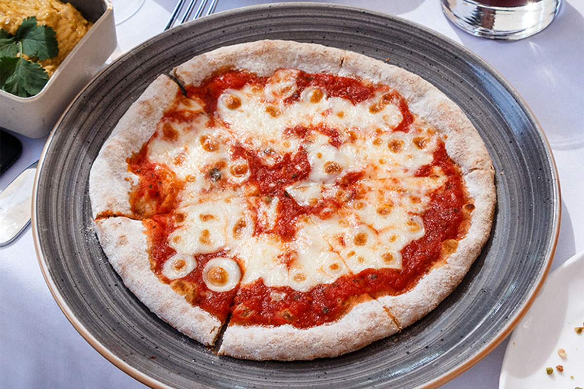 Pizzetta Margherita du Café la Jatte (92200)